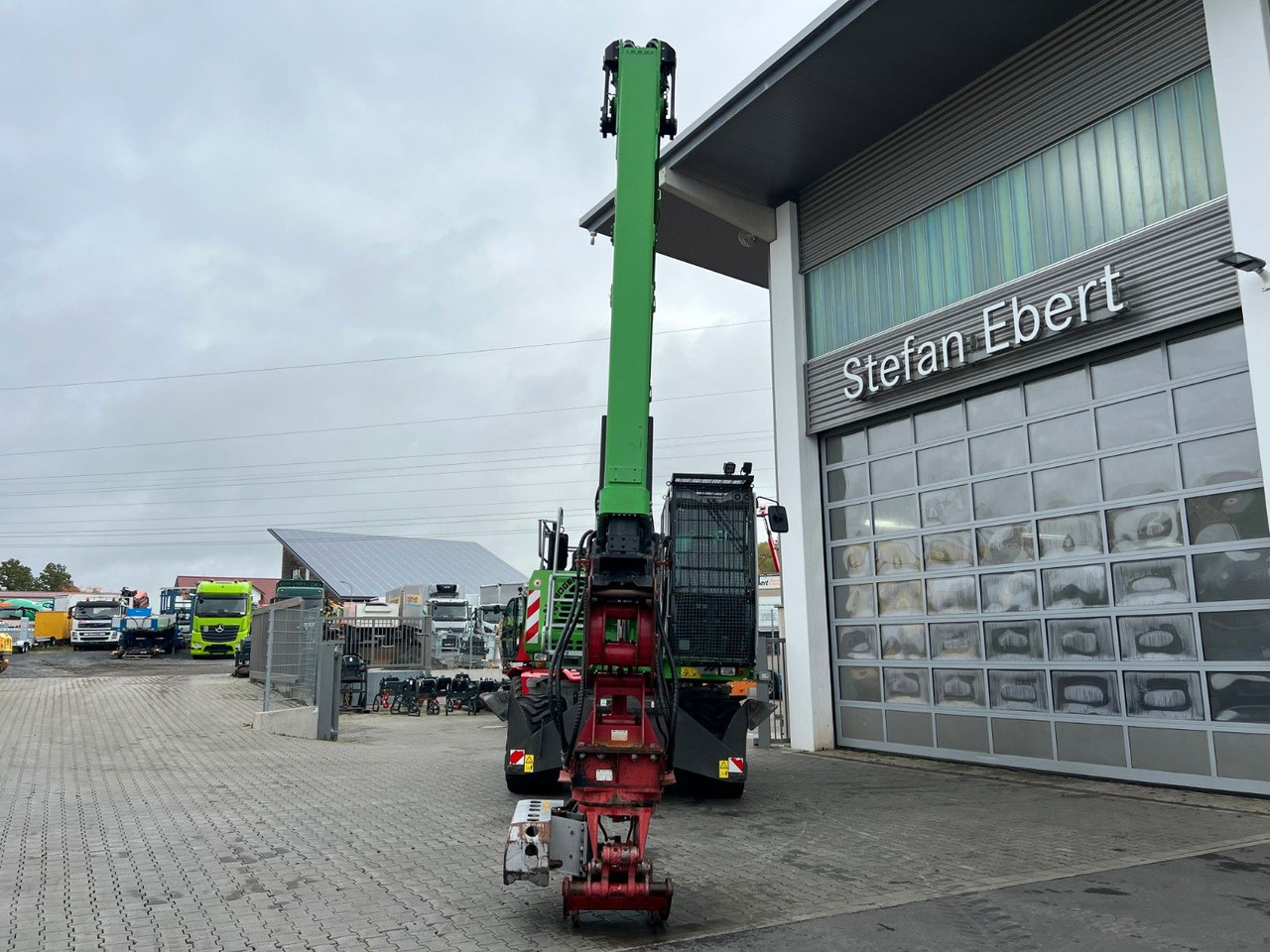 Sennebogen 718 / inkl. Vosch Fällzange / nur 1.965h! - Kolesové rýpadlo: obrázok 4 Sennebogen 718 / inkl. Vosch Fällzange / nur 1.965h! - Kolesové rýpadlo: obrázok 4