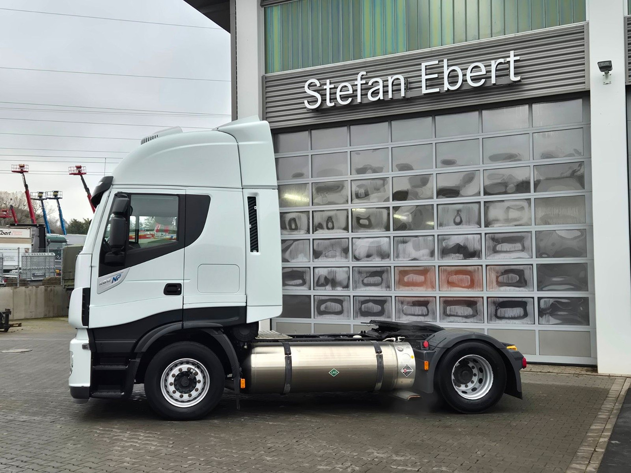 Iveco Stralis 460NP LNG Intarder 3 Stück - Ťahač: obrázok 4 Iveco Stralis 460NP LNG Intarder 3 Stück - Ťahač: obrázok 4