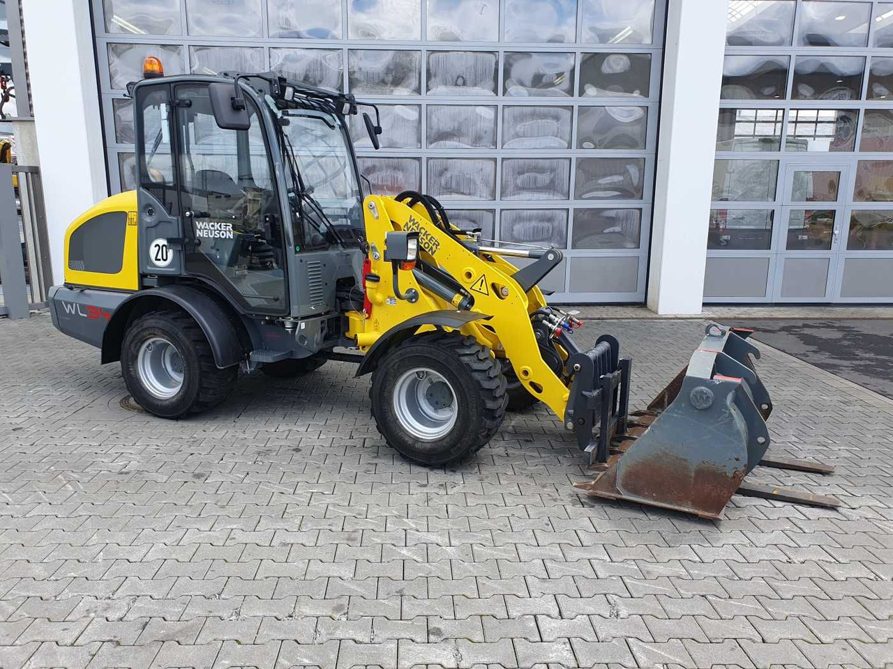 Wacker WL34 (RL40) / Schaufel + Gabel / nur 743h / 62PS - Kolesový nakladač: obrázok 2 Wacker WL34 (RL40) / Schaufel + Gabel / nur 743h / 62PS - Kolesový nakladač: obrázok 2