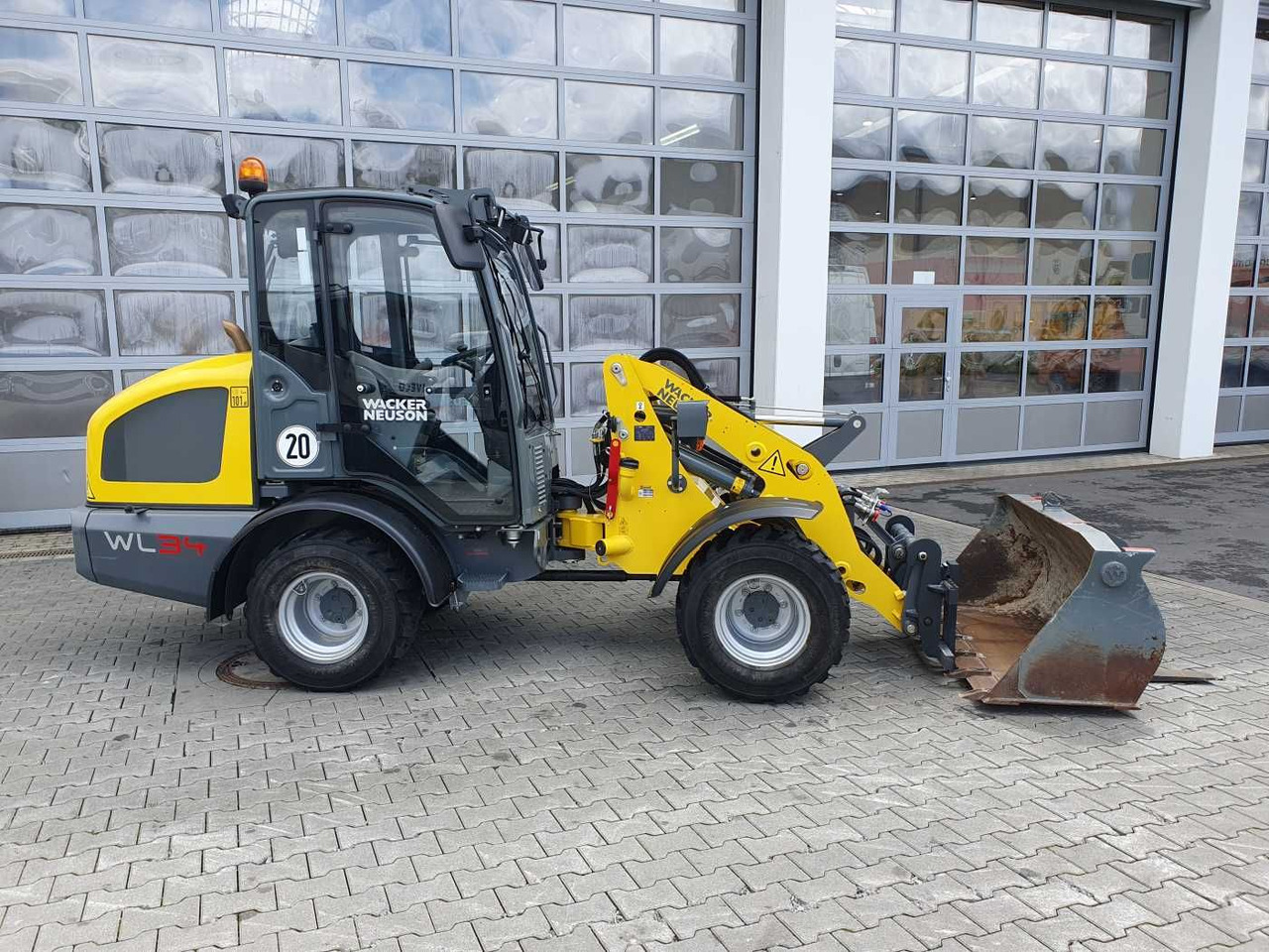 Wacker WL34 (RL40) / Schaufel + Gabel / nur 743h / 62PS - Kolesový nakladač: obrázok 3 Wacker WL34 (RL40) / Schaufel + Gabel / nur 743h / 62PS - Kolesový nakladač: obrázok 3