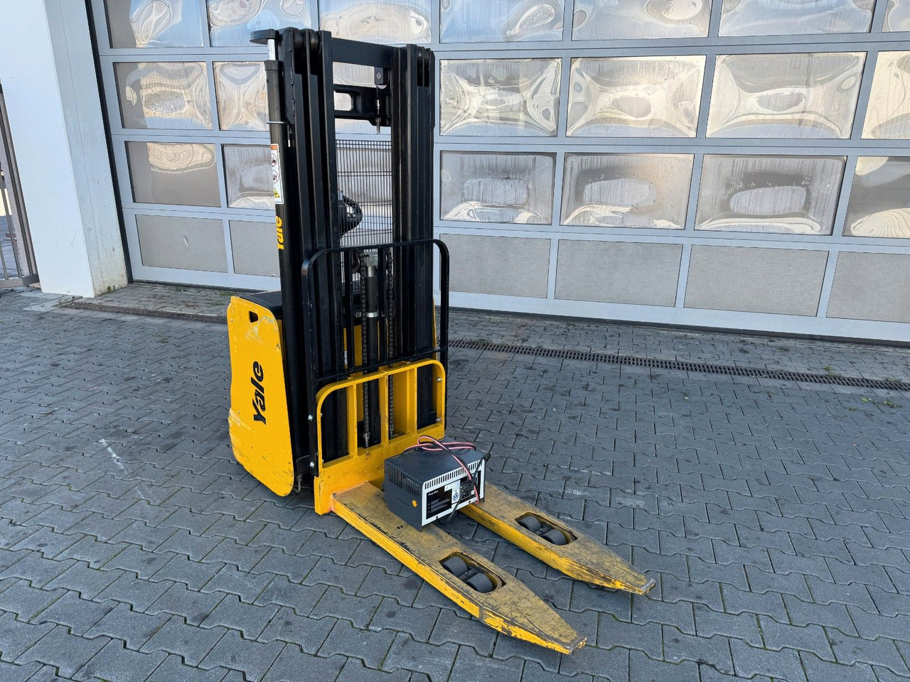 Yale MS 12 AC / Triplex: 4m! / nur 180h! / 2014 - Stohovač: obrázok 3 Yale MS 12 AC / Triplex: 4m! / nur 180h! / 2014 - Stohovač: obrázok 3