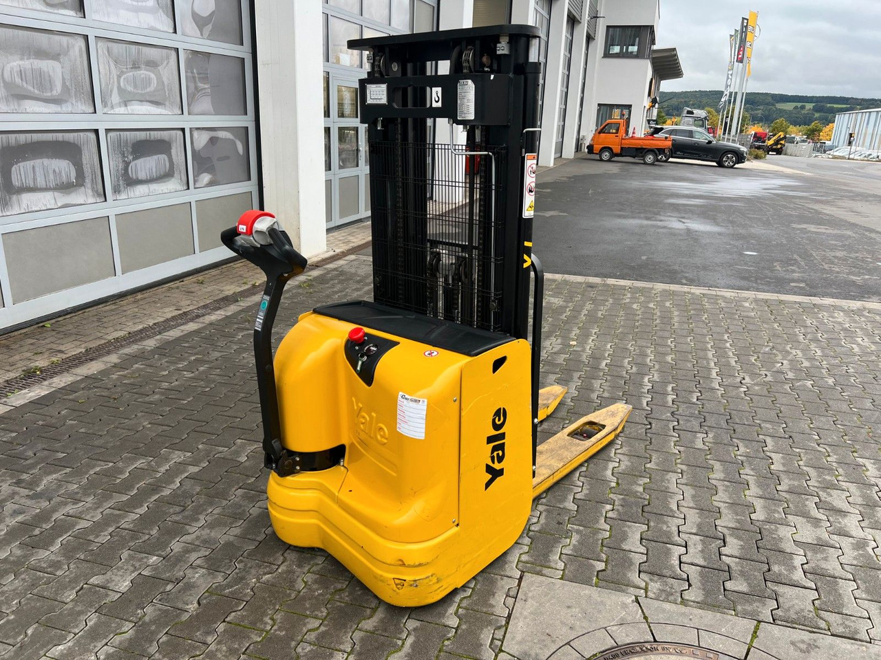 Yale MS 12 AC / Triplex: 4m! / nur 229h! / 2014 - Stohovač: obrázok 4 Yale MS 12 AC / Triplex: 4m! / nur 229h! / 2014 - Stohovač: obrázok 4