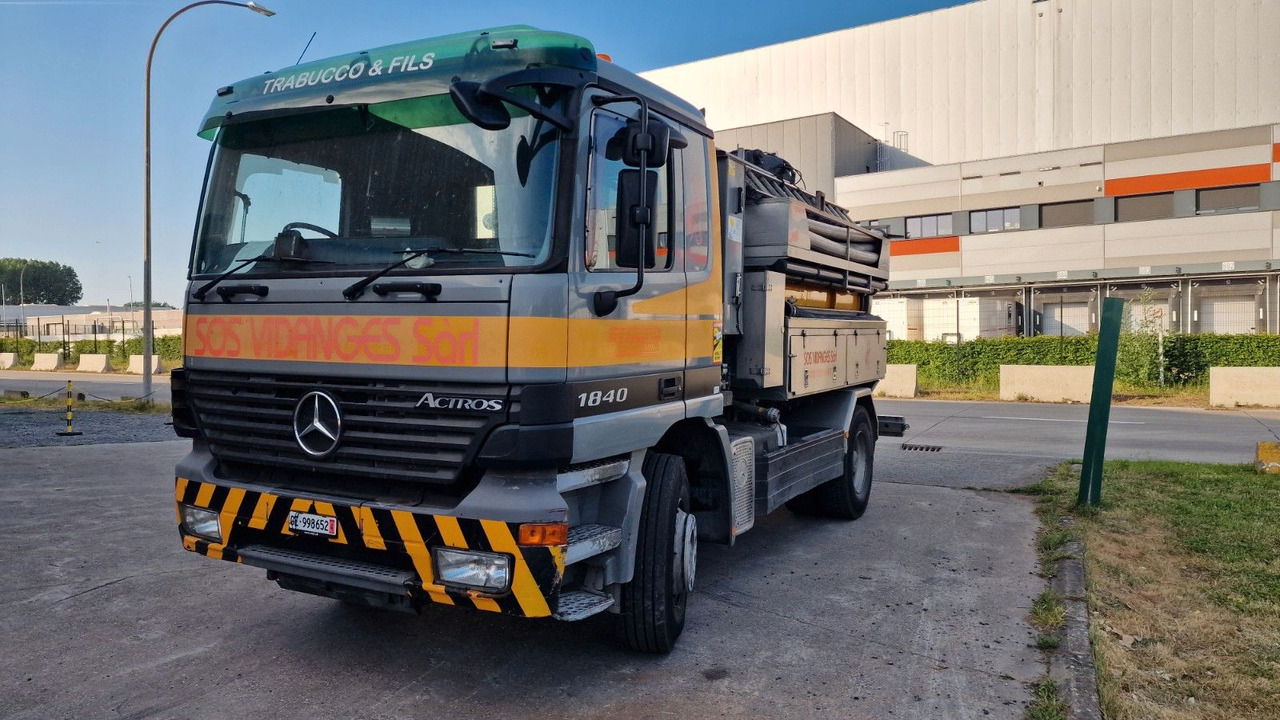 Mercedes-Benz Actros 18-40 - Fekálne vozidlo: obrázok 2 Mercedes-Benz Actros 18-40 - Fekálne vozidlo: obrázok 2