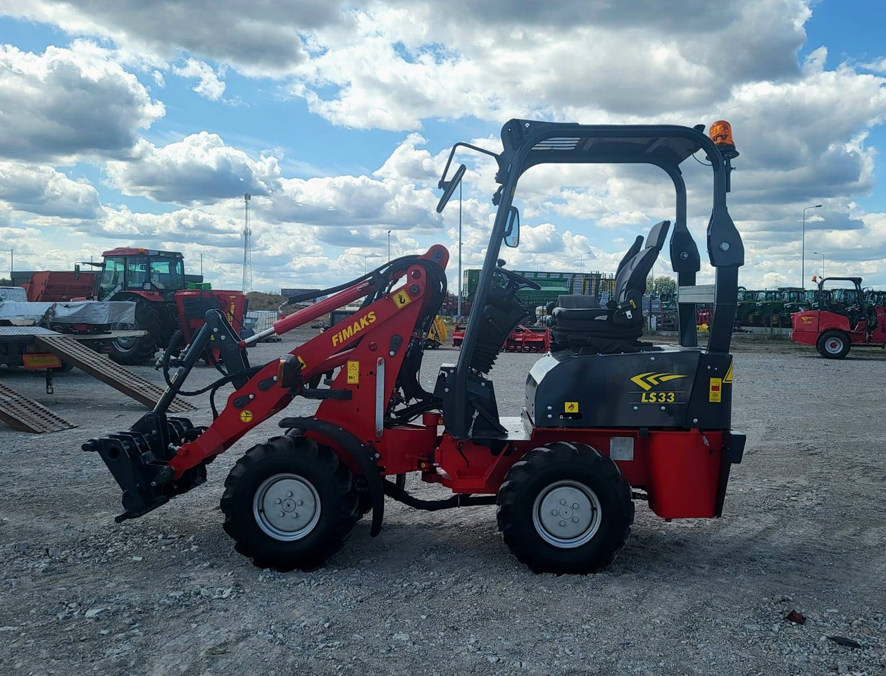 Fimaks mini loader LS33 - on stock - Kĺbový nakladač: obrázok 5 Fimaks mini loader LS33 - on stock - Kĺbový nakladač: obrázok 5