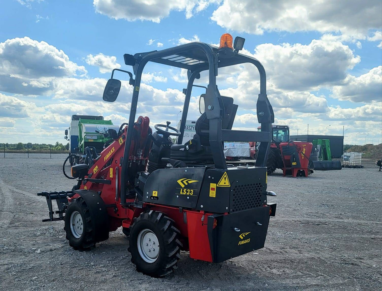 Kĺbový nakladač Fimaks mini loader LS33 - on stock: obrázok 6 Kĺbový nakladač Fimaks mini loader LS33 - on stock: obrázok 6