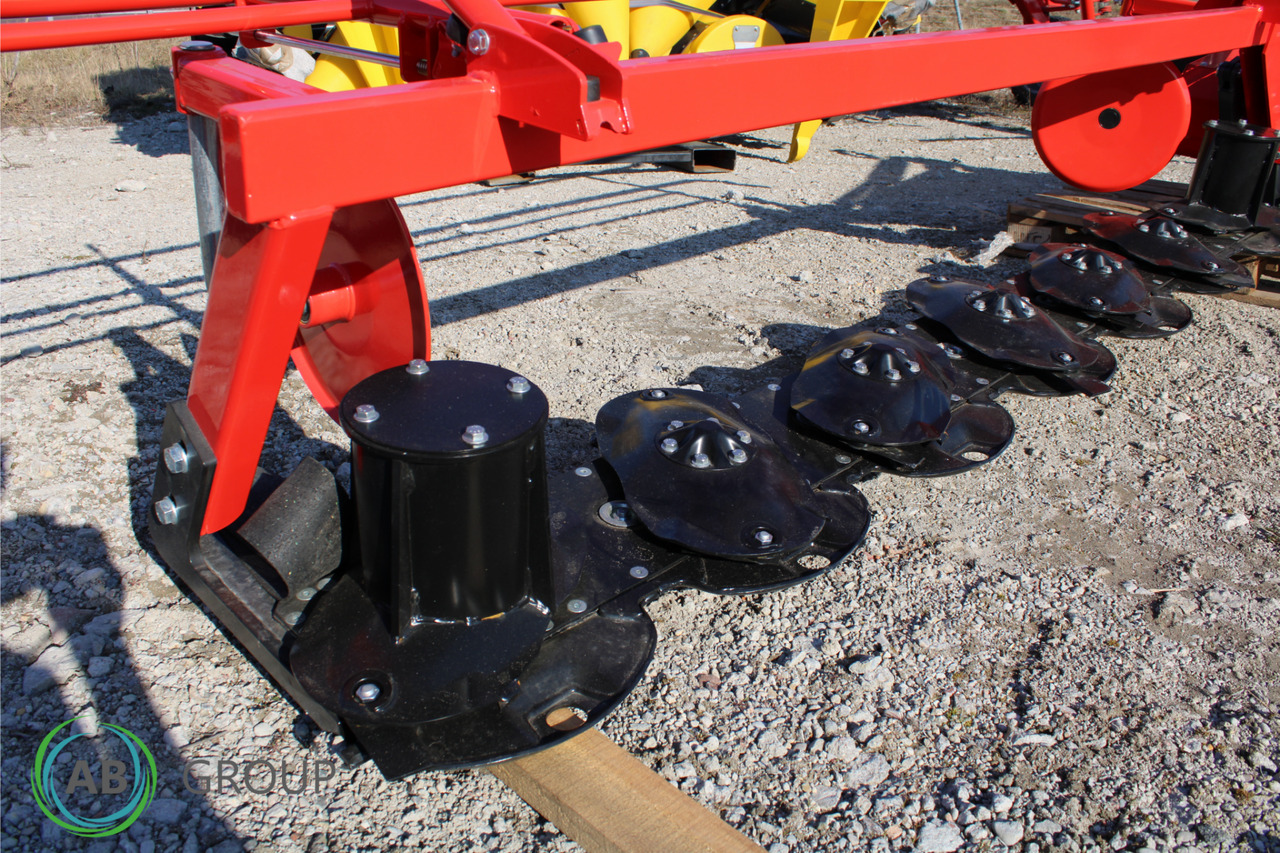 Harmak DMZ 285 disc mower - on stock - Kosačka: obrázok 4 Harmak DMZ 285 disc mower - on stock - Kosačka: obrázok 4