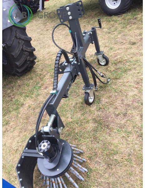 METAL-TECHNIK szczotka do chwastów - Zametač pre Komunálne/ Špeciálne stroje: obrázok 4 METAL-TECHNIK szczotka do chwastów - Zametač pre Komunálne/ Špeciálne stroje: obrázok 4