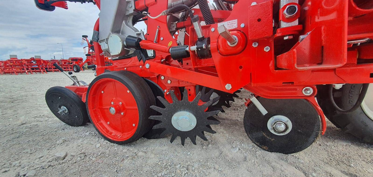 Ozdoken pneumatic precision seeder model VPKT-DG6 - on stock - Přesný sejací stroj: obrázok 5 Ozdoken pneumatic precision seeder model VPKT-DG6 - on stock - Přesný sejací stroj: obrázok 5