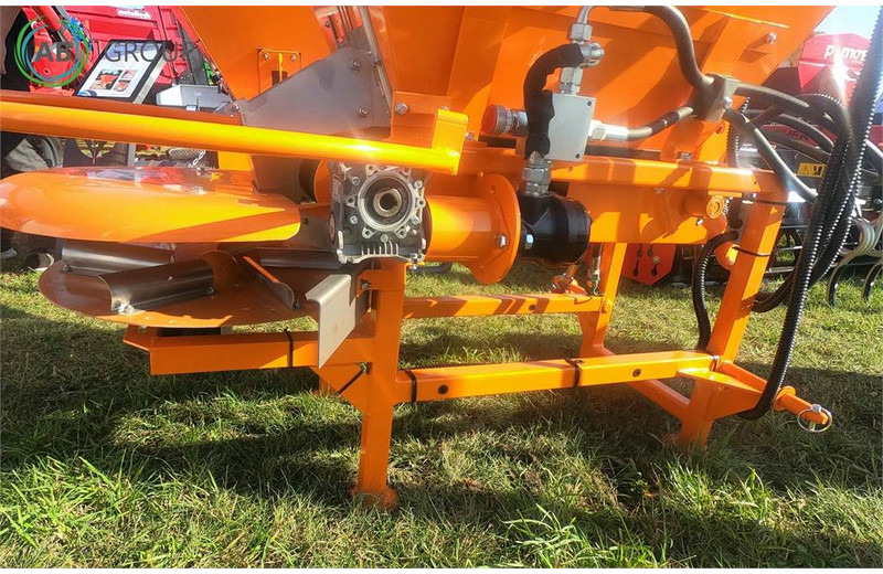 Pom Augustów posypywarka Motyl N031M napęd hydrauliczn - Diskový pluh: obrázok 2 Pom Augustów posypywarka Motyl N031M napęd hydrauliczn - Diskový pluh: obrázok 2