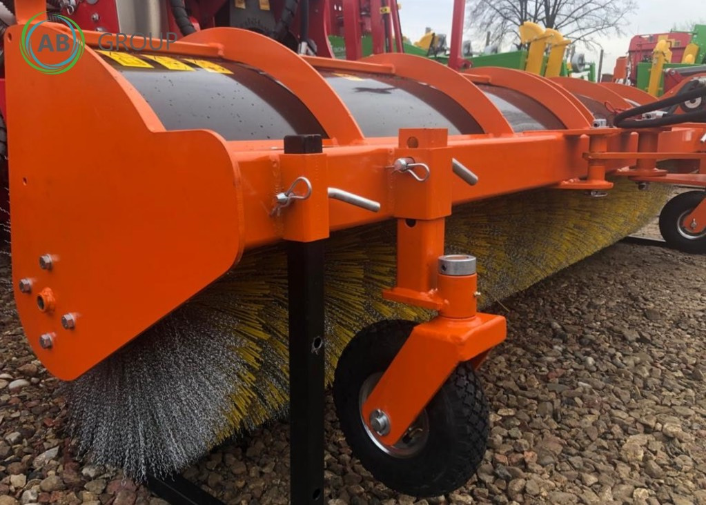 Pomarol tractor sweeper ZS250, 2,5 m - Zametač pre Komunálne/ Špeciálne stroje: obrázok 2 Pomarol tractor sweeper ZS250, 2,5 m - Zametač pre Komunálne/ Špeciálne stroje: obrázok 2