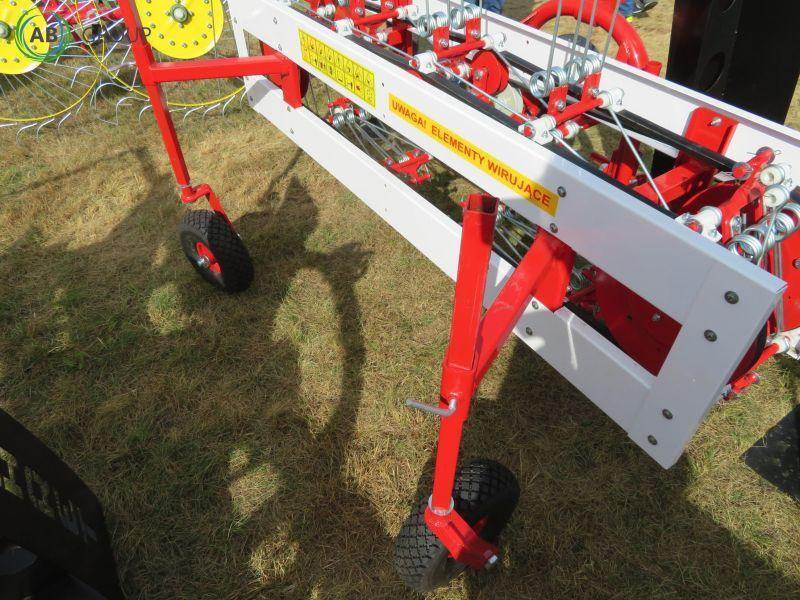 Schwader Z296 / Belt rake Z296 / Ленточные грабли Z296 - Obracač sena: obrázok 2 Schwader Z296 / Belt rake Z296 / Ленточные грабли Z296 - Obracač sena: obrázok 2
