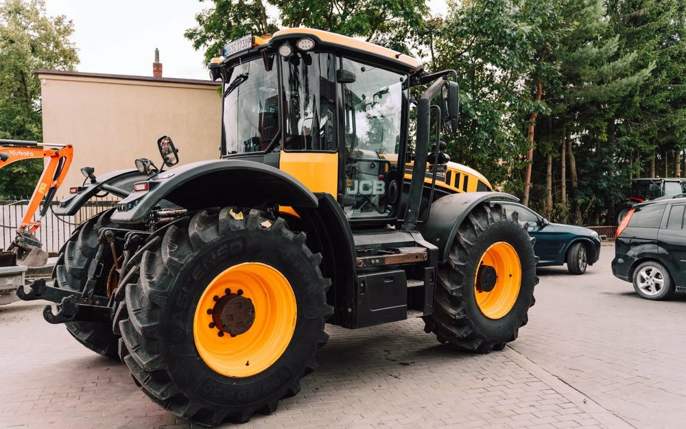 JCB Fastrac 4220 - Traktor: obrázok 4 JCB Fastrac 4220 - Traktor: obrázok 4