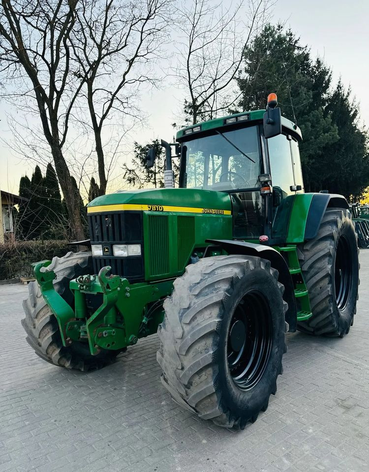 John Deere 7810 - Traktor: obrázok 1 John Deere 7810 - Traktor: obrázok 1