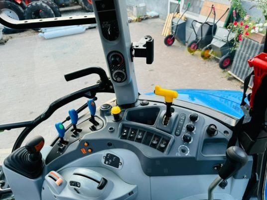 New Holland T5.110 - Traktor: obrázok 2 New Holland T5.110 - Traktor: obrázok 2
