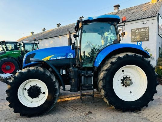 New Holland T7030 - Traktor: obrázok 5 New Holland T7030 - Traktor: obrázok 5