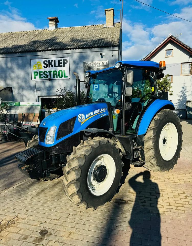 New Holland TD5.95 - Traktor: obrázok 2 New Holland TD5.95 - Traktor: obrázok 2