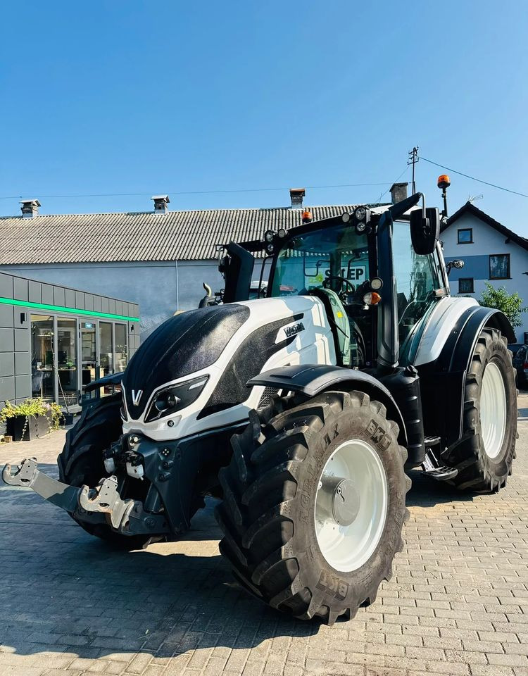 Valtra T174 UNLIMITED Versu - Traktor: obrázok 1 Valtra T174 UNLIMITED Versu - Traktor: obrázok 1