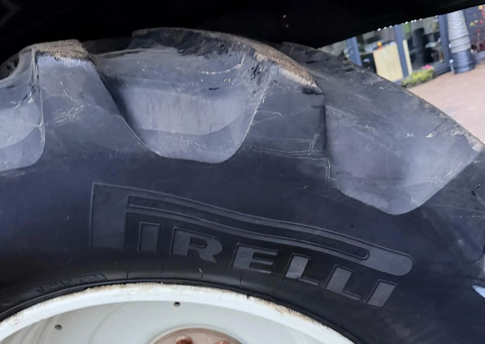 Traktor Valtra T174 Versu: obrázok 22 Traktor Valtra T174 Versu: obrázok 22