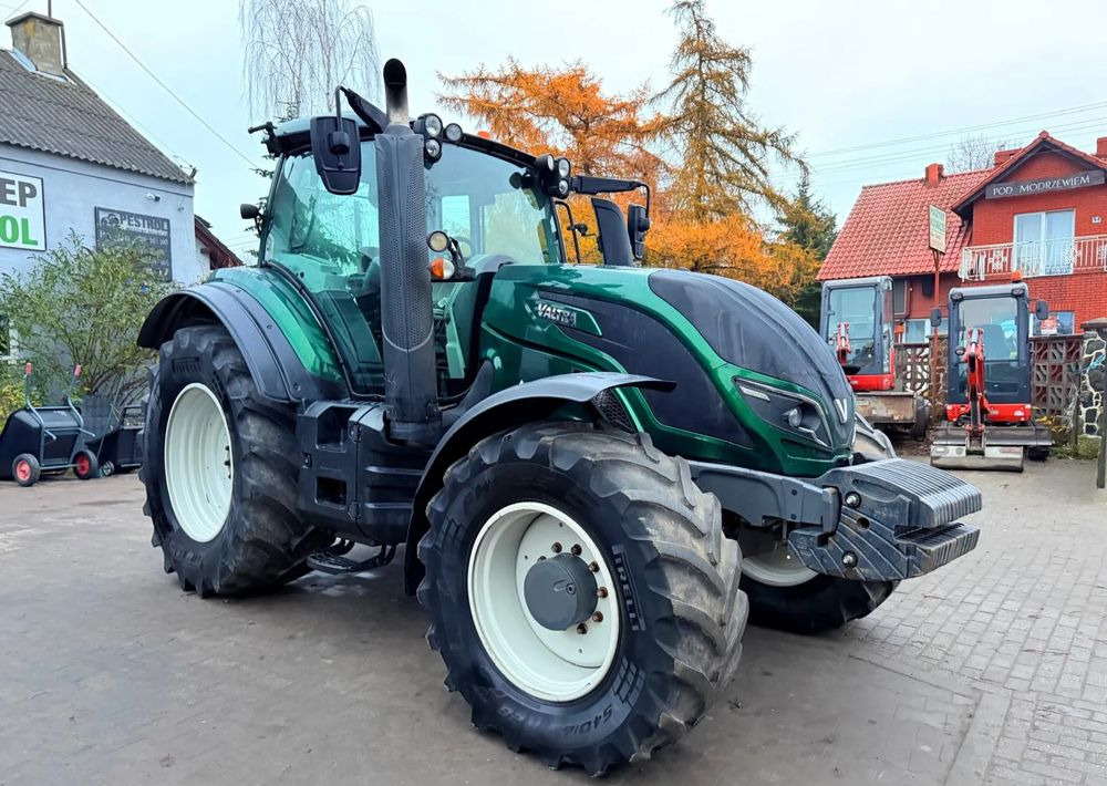 Valtra T174 Versu - Traktor: obrázok 4 Valtra T174 Versu - Traktor: obrázok 4