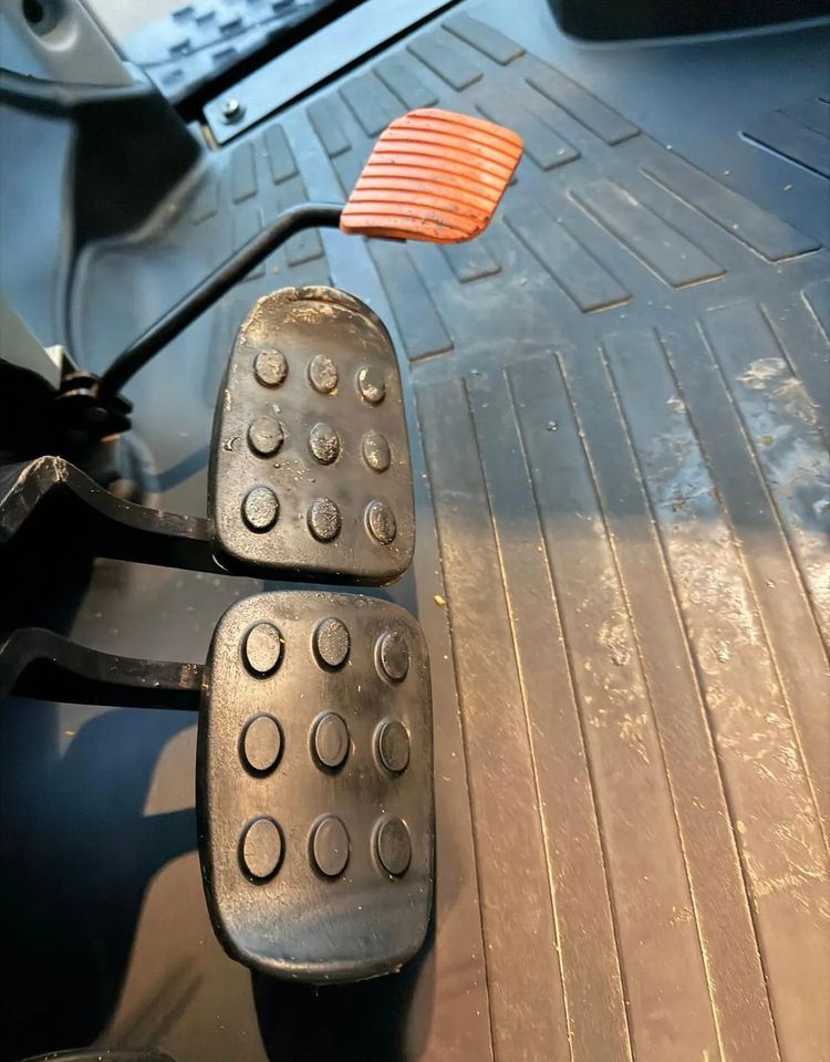 Traktor Valtra T174 Versu: obrázok 12 Traktor Valtra T174 Versu: obrázok 12