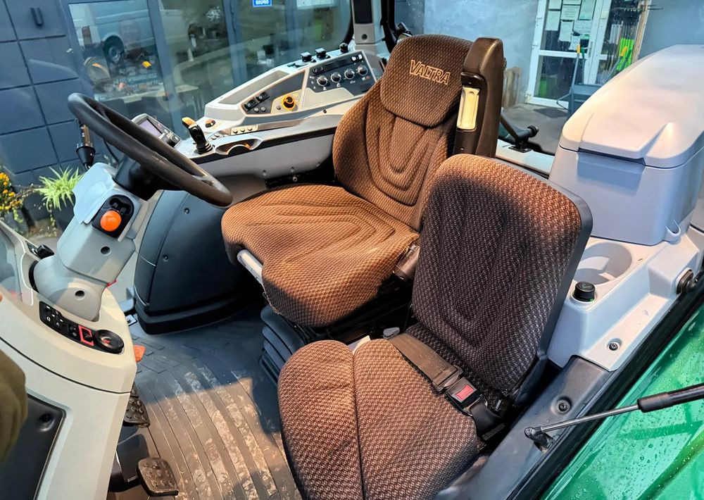 Traktor Valtra T174 Versu: obrázok 13 Traktor Valtra T174 Versu: obrázok 13