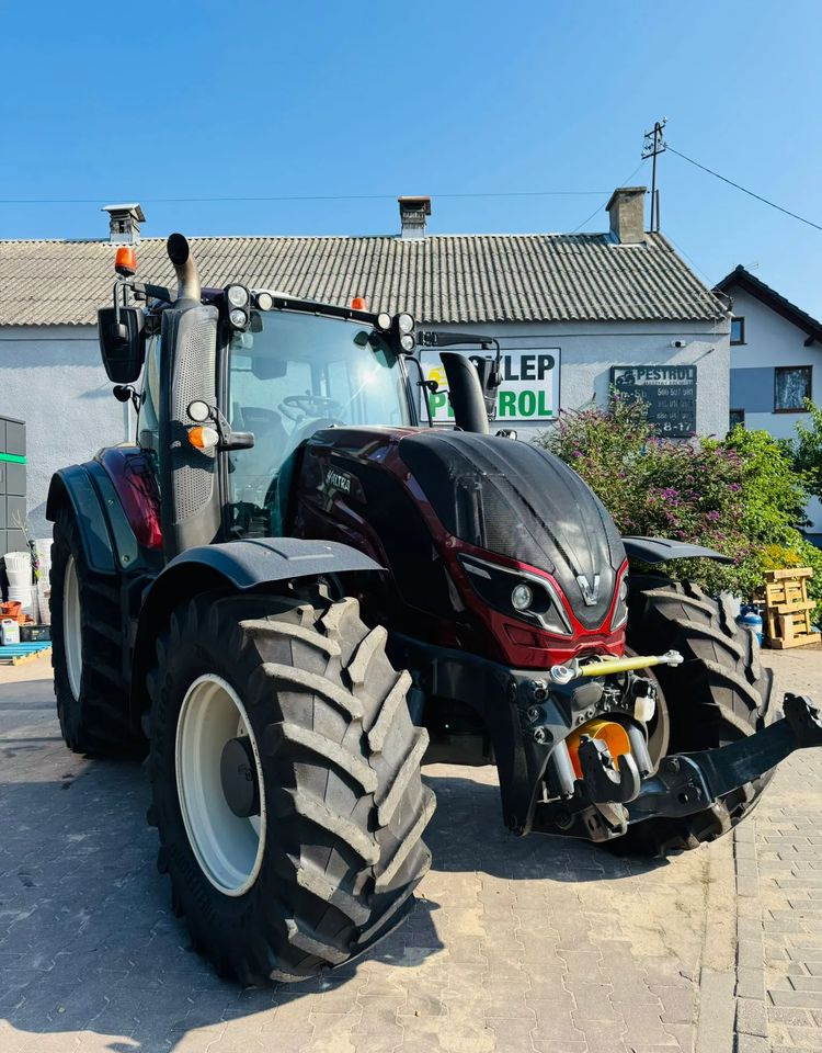 Valtra T174 Versu - Traktor: obrázok 4 Valtra T174 Versu - Traktor: obrázok 4