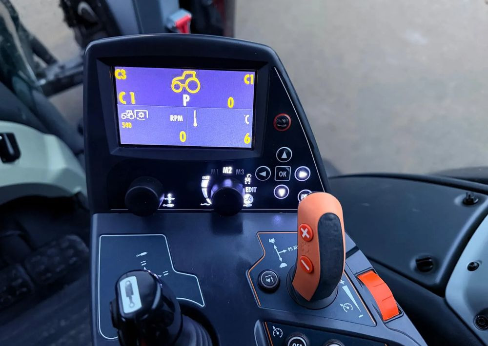 Traktor Valtra T174 Versu: obrázok 10 Traktor Valtra T174 Versu: obrázok 10