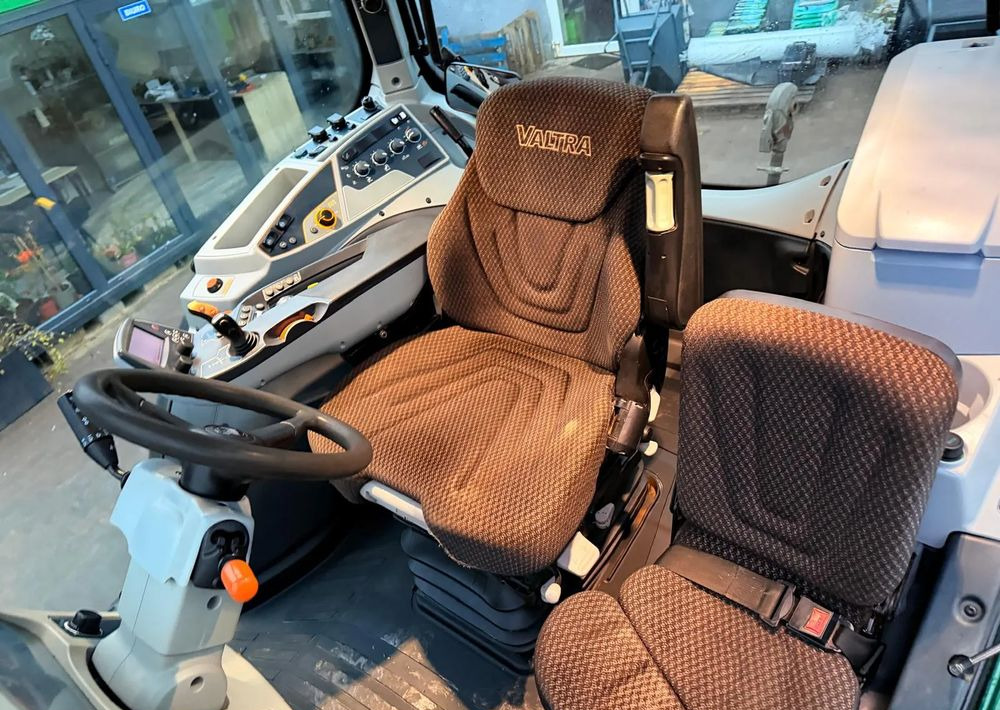 Traktor Valtra T174 Versu: obrázok 14 Traktor Valtra T174 Versu: obrázok 14