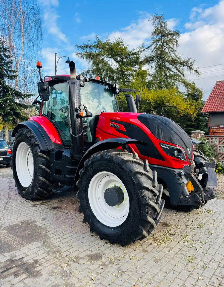 Valtra T194 Versu Twin Trac - Traktor: obrázok 2 Valtra T194 Versu Twin Trac - Traktor: obrázok 2