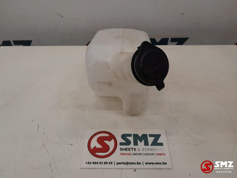 Caterpillar Window washer tank Caterpillar - Stierač pre Manipulačná technika: obrázok 3 Caterpillar Window washer tank Caterpillar - Stierač pre Manipulačná technika: obrázok 3