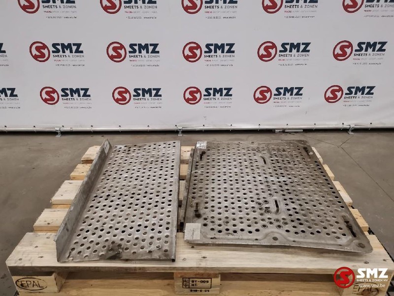 DAF Occ opstapplaten DAF xf105 - Schodík pre Nákladné auto: obrázok 1 DAF Occ opstapplaten DAF xf105 - Schodík pre Nákladné auto: obrázok 1