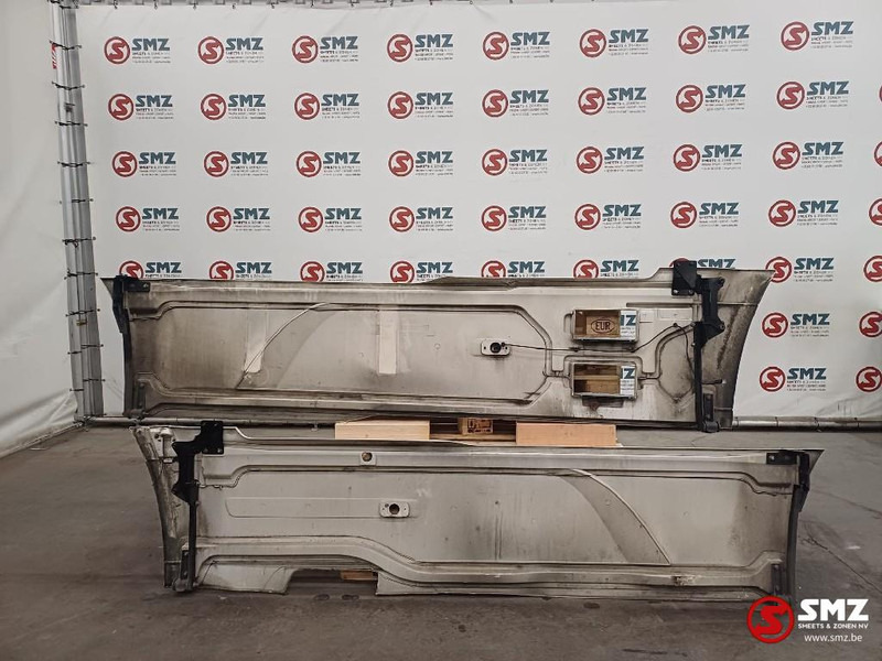 DAF Occ set side skirts L/R DAF - Rám/ Podvozok pre Nákladné auto: obrázok 2 DAF Occ set side skirts L/R DAF - Rám/ Podvozok pre Nákladné auto: obrázok 2