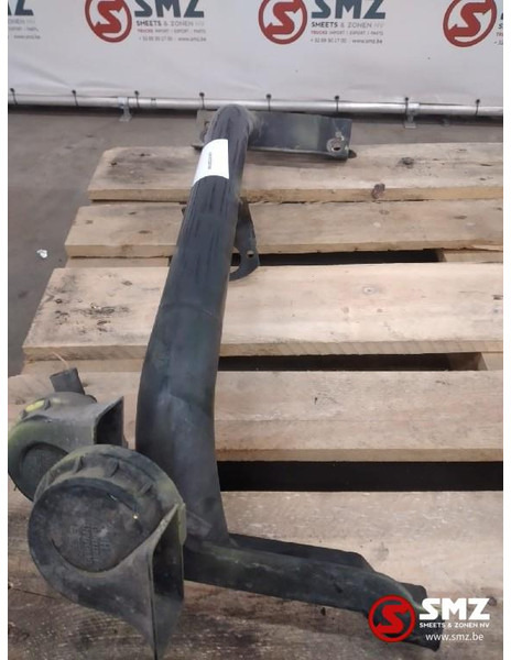 MAN Occ spatbordsteun links MAN - Karoséria a exteriér pre Nákladné auto: obrázok 1 MAN Occ spatbordsteun links MAN - Karoséria a exteriér pre Nákladné auto: obrázok 1