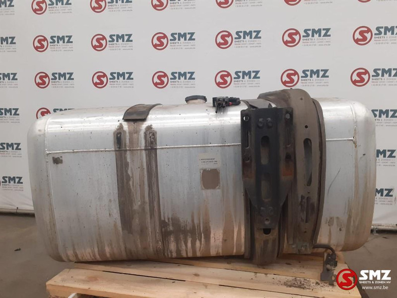 Mercedes-Benz Occ brandstoftank 570L Mercedes - Palivová nádrž pre Nákladné auto: obrázok 2 Mercedes-Benz Occ brandstoftank 570L Mercedes - Palivová nádrž pre Nákladné auto: obrázok 2