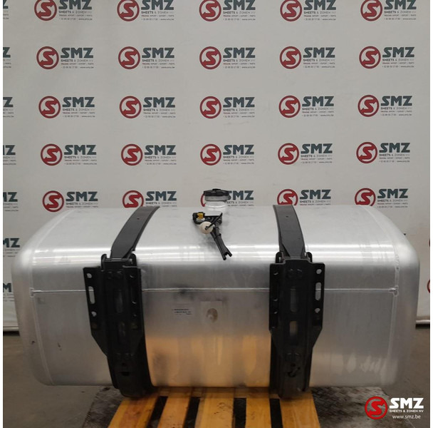 Mercedes-Benz Occ brandstoftank 630L + brandstofniveausensor Mer - Palivová nádrž pre Nákladné auto: obrázok 2 Mercedes-Benz Occ brandstoftank 630L + brandstofniveausensor Mer - Palivová nádrž pre Nákladné auto: obrázok 2