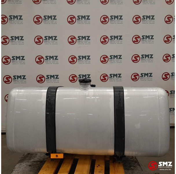 Mercedes-Benz Occ brandstoftank 630L + brandstofniveausensor Mer - Palivová nádrž pre Nákladné auto: obrázok 1 Mercedes-Benz Occ brandstoftank 630L + brandstofniveausensor Mer - Palivová nádrž pre Nákladné auto: obrázok 1