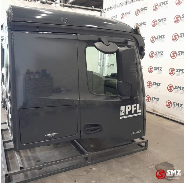 Mercedes-Benz Occ cabine Mercedes Actros MP4 low - Kabína a interiér pre Nákladné auto: obrázok 3 Mercedes-Benz Occ cabine Mercedes Actros MP4 low - Kabína a interiér pre Nákladné auto: obrázok 3