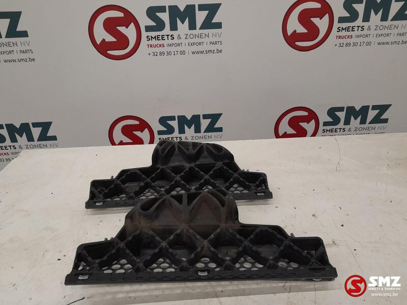 Mercedes-Benz Occ set radiatorgrille + opstap links en rechts Me - Mriežka pre Nákladné auto: obrázok 3 Mercedes-Benz Occ set radiatorgrille + opstap links en rechts Me - Mriežka pre Nákladné auto: obrázok 3