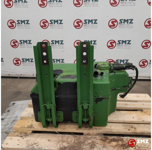 Scania Occ AdBluetank 75L + AdBlueniveausensor Scania - Palivový systém pre Nákladné auto: obrázok 2 Scania Occ AdBluetank 75L + AdBlueniveausensor Scania - Palivový systém pre Nákladné auto: obrázok 2