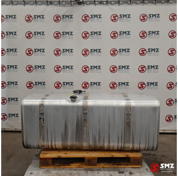 Scania Occ brandstoftank 700L + brandstofniveausensor Sca - Palivová nádrž pre Nákladné auto: obrázok 1 Scania Occ brandstoftank 700L + brandstofniveausensor Sca - Palivová nádrž pre Nákladné auto: obrázok 1