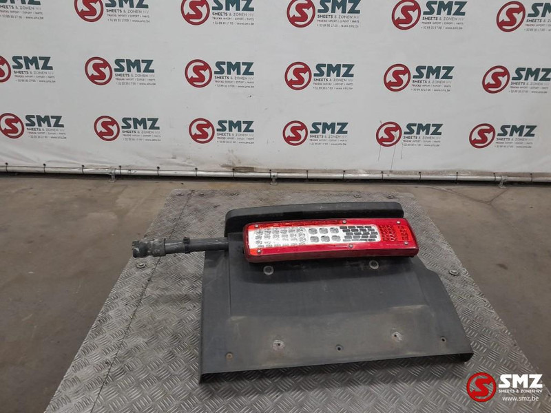 Volvo Occ spatbord rechtsachteraan + spatbordsteun Volvo - Karoséria a exteriér pre Nákladné auto: obrázok 1 Volvo Occ spatbord rechtsachteraan + spatbordsteun Volvo - Karoséria a exteriér pre Nákladné auto: obrázok 1