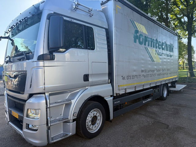 MAN TGX 18.420 - Plachtové nákladné vozidlo: obrázok 2 MAN TGX 18.420 - Plachtové nákladné vozidlo: obrázok 2