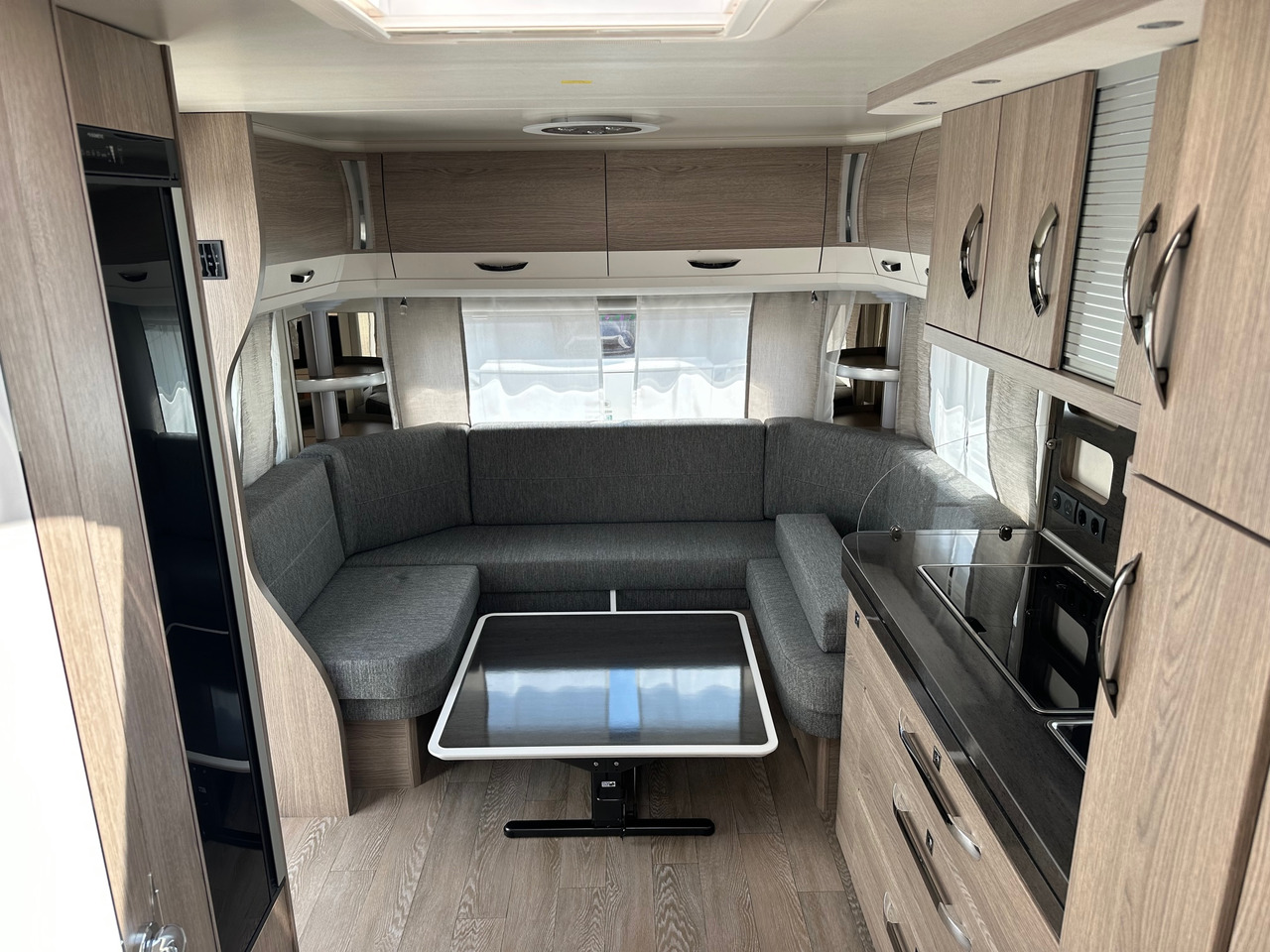 Hobby 560 UL Prestige 2023 - Obytný príves: obrázok 5 Hobby 560 UL Prestige 2023 - Obytný príves: obrázok 5