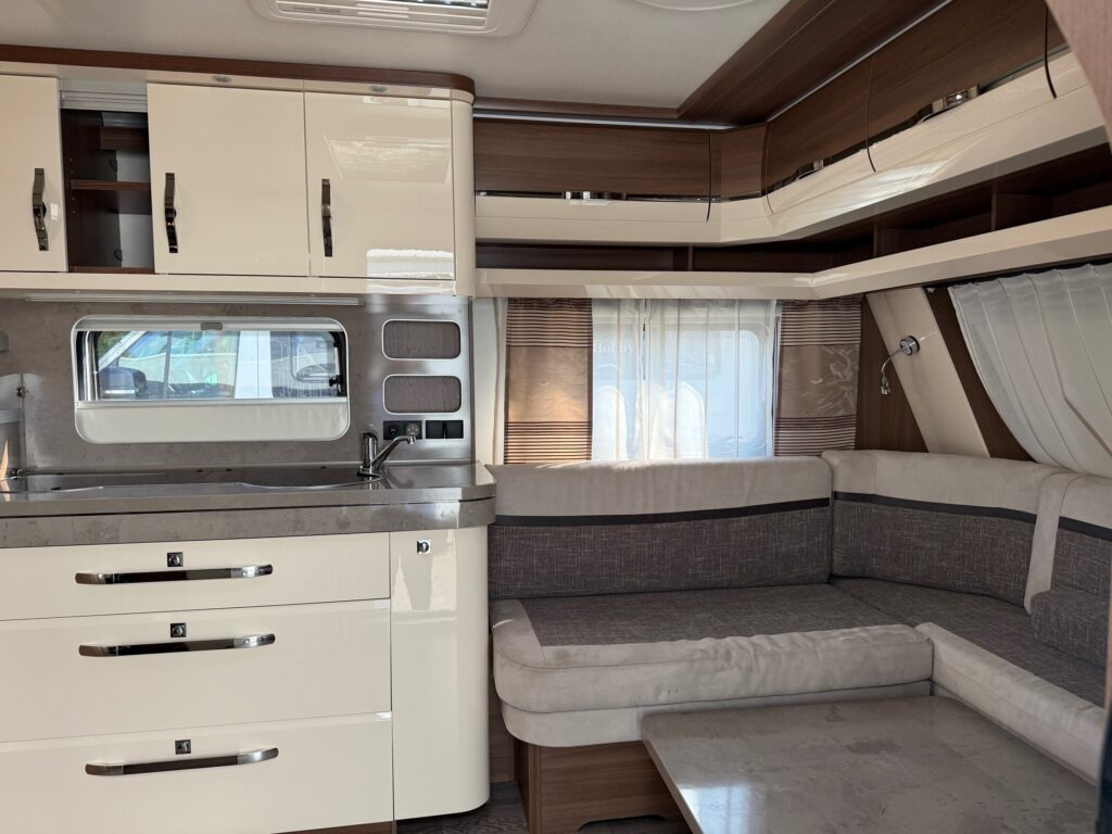 Hobby 720 KWFU Prestige 2020 - Obytný príves: obrázok 5 Hobby 720 KWFU Prestige 2020 - Obytný príves: obrázok 5
