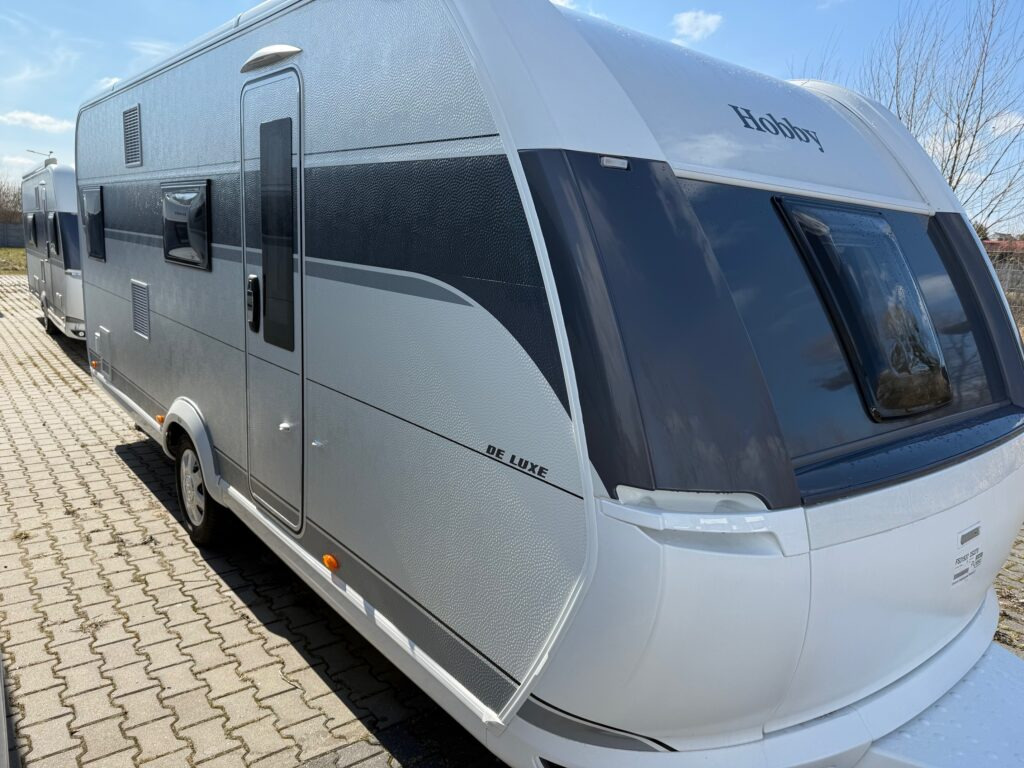 Hobby DE LUXE 545 KMF 2025 - Obytný príves: obrázok 1 Hobby DE LUXE 545 KMF 2025 - Obytný príves: obrázok 1
