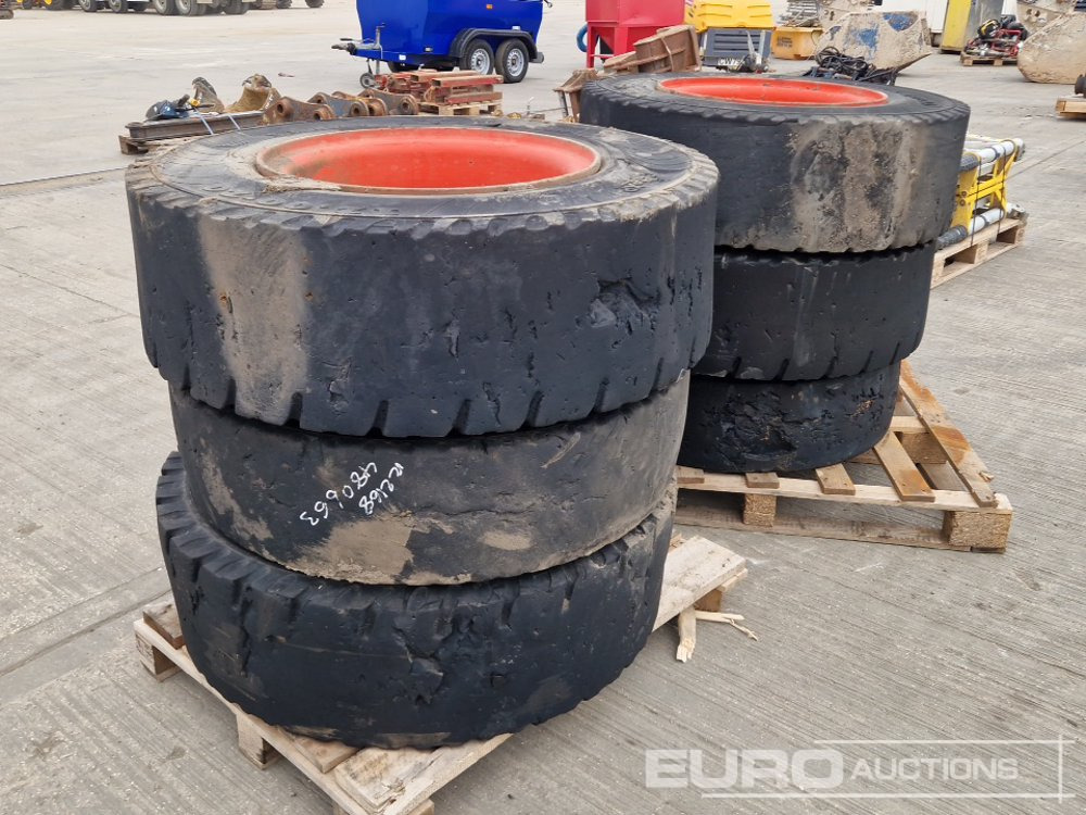 12.00-20 Tyre & Rim to suit 12 Ton Linde Forklift (6 of) - Pneumatika: obrázok 1 12.00-20 Tyre & Rim to suit 12 Ton Linde Forklift (6 of) - Pneumatika: obrázok 1