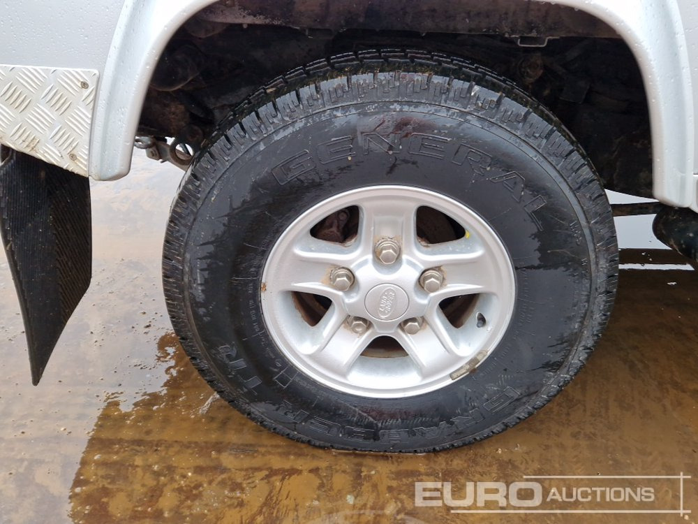 SUV 2002 Land Rover Defender 90: obrázok 11 SUV 2002 Land Rover Defender 90: obrázok 11