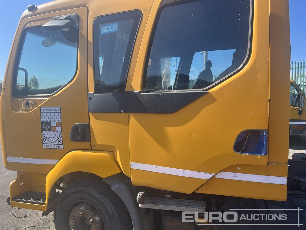 2003 Renault Midlum - Podvozek s kabinou: obrázok 3 2003 Renault Midlum - Podvozek s kabinou: obrázok 3