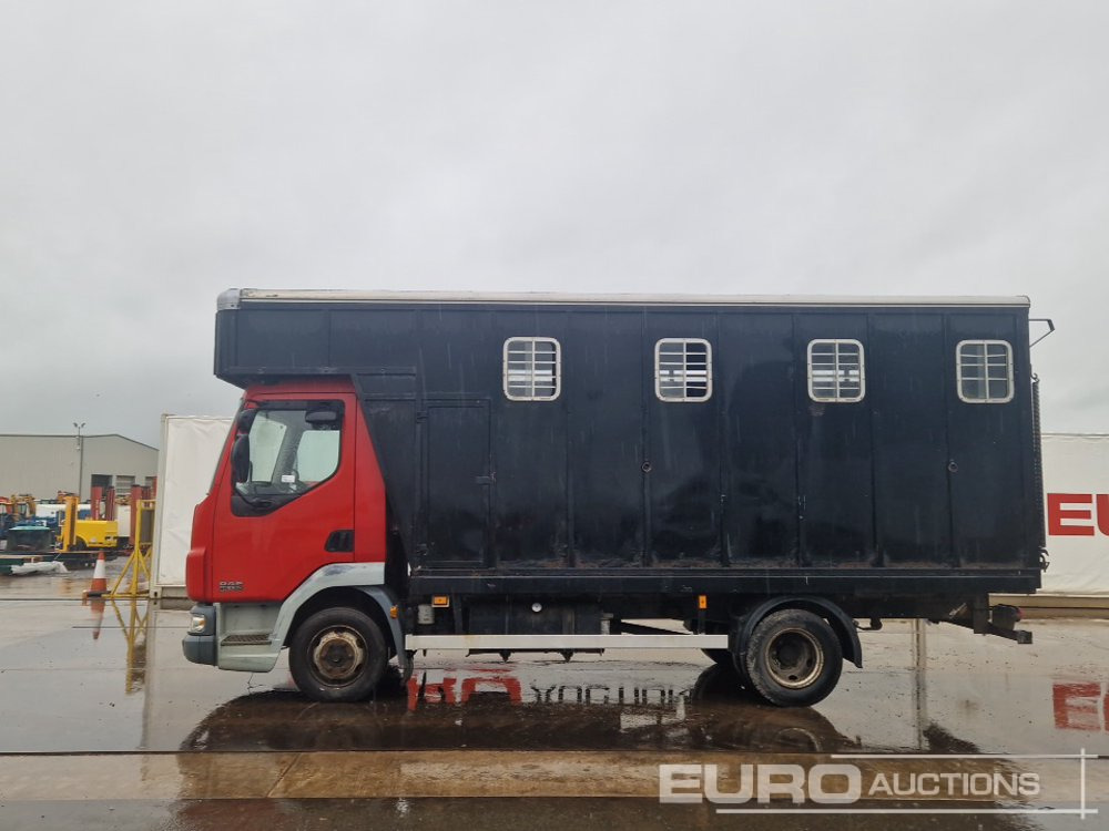 2005 DAF LF45.130 - Přepravník zvířat: obrázok 2 2005 DAF LF45.130 - Přepravník zvířat: obrázok 2