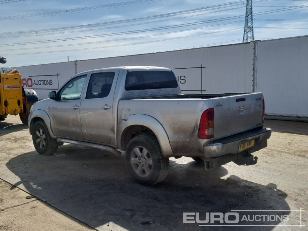2011 Toyota Hilux Invincible - Pick-up: obrázok 3 2011 Toyota Hilux Invincible - Pick-up: obrázok 3